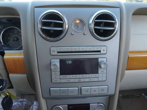 Used 2008 Lincoln MKZ image 13