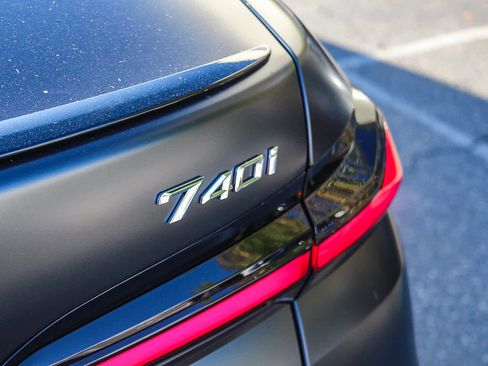 New 2026 BMW 740i image 36