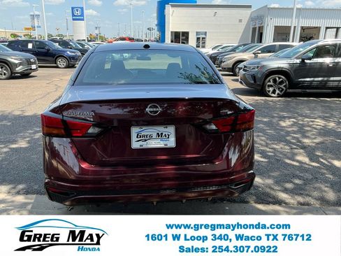 Used 2025 Nissan Altima 2.5 SV FWD image 7