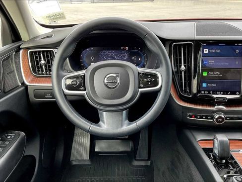 Used 2023 Volvo XC60 B5 Plus w/ Climate Package image 8