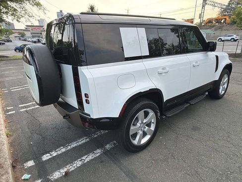 Used 2025 Land Rover Defender 110 X-Dynamic SE AWD/4WD image 5