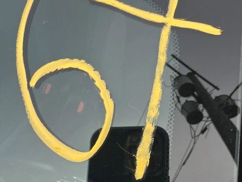 Used 2019 Nissan Kicks SV image 29