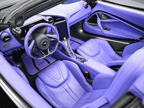 Used 2024 McLaren 750S Spider RWD image 30