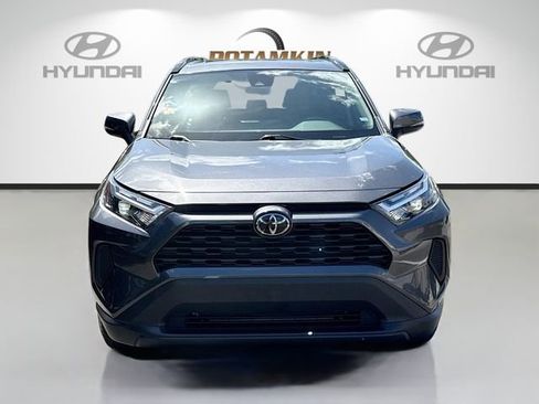 Used 2024 Toyota RAV4 XLE w/ Convenience Package image 2
