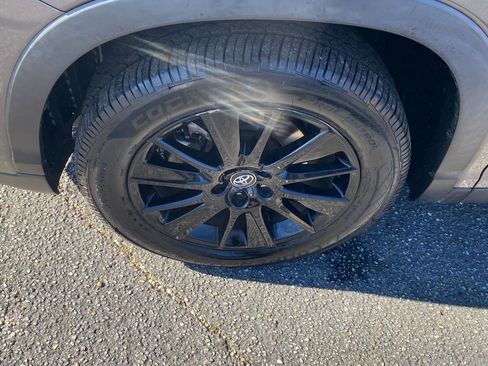 Used 2019 Toyota Highlander SE image 22