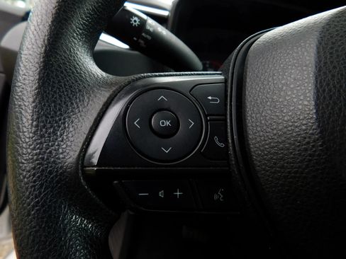 Used 2022 Toyota Corolla LE FWD image 19