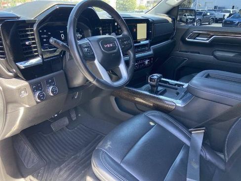 Used 2022 GMC Sierra 1500 Elevation w/ X31 Off-Road Package AWD/4WD image 6