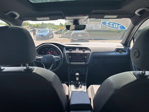 Used 2022 Volkswagen Tiguan SE R-Line AWD/4WD image 2