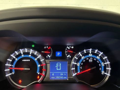 Used 2016 Toyota 4Runner Limited AWD/4WD image 39