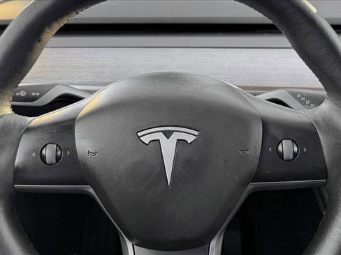 Used 2023 Tesla Model Y Long Range image 13