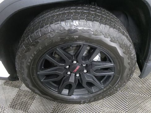 Used 2024 GMC Sierra 1500 Elevation image 8