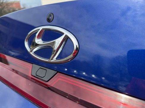 Used 2023 Hyundai Elantra SEL w/ Convenience Package image 12