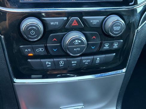 Used 2020 Jeep Grand Cherokee Limited w/ Luxury Group II AWD/4WD image 26