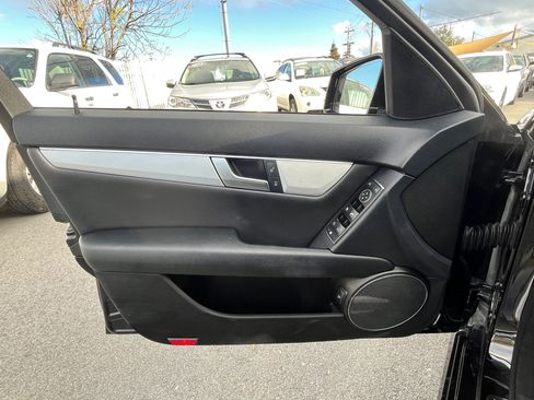 Used 2014 Mercedes-Benz C 250 Sedan image 9