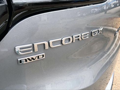 Used 2025 Buick Encore GX Avenir w/ Avenir Technology Package image 31