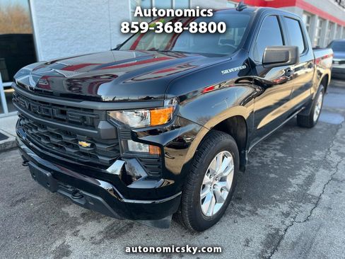 Used 2024 Chevrolet Silverado 1500 Custom image 1