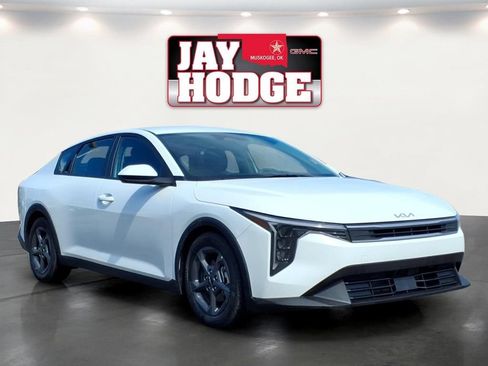 Used 2025 Kia K4 FWD image 1