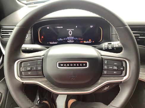 Used 2022 Jeep Wagoneer Series II image 13