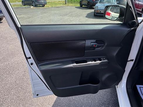 Used 2008 Scion xB FWD image 28