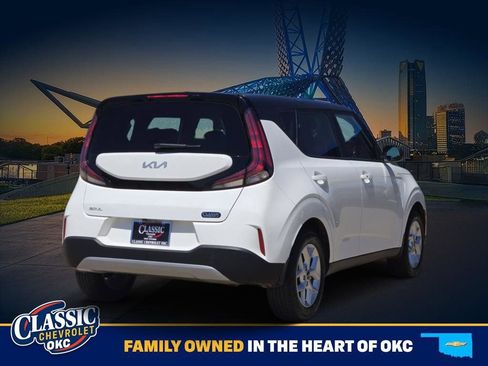 Used 2025 Kia Soul S FWD image 7