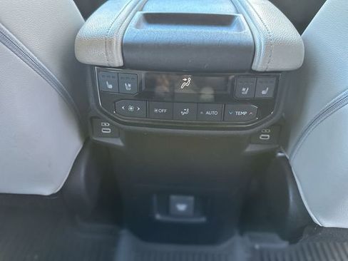 Used 2024 Toyota Grand Highlander AWD image 24