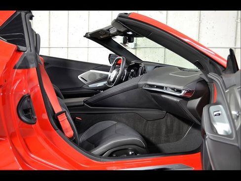 Used 2022 Chevrolet Corvette Stingray Preferred Conv w/ Battery Protection Package RWD image 17
