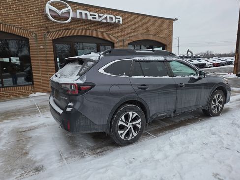 Used 2022 Subaru Outback Limited image 3