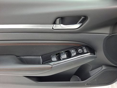 Certified 2023 Nissan Altima 2.5 SR image 12