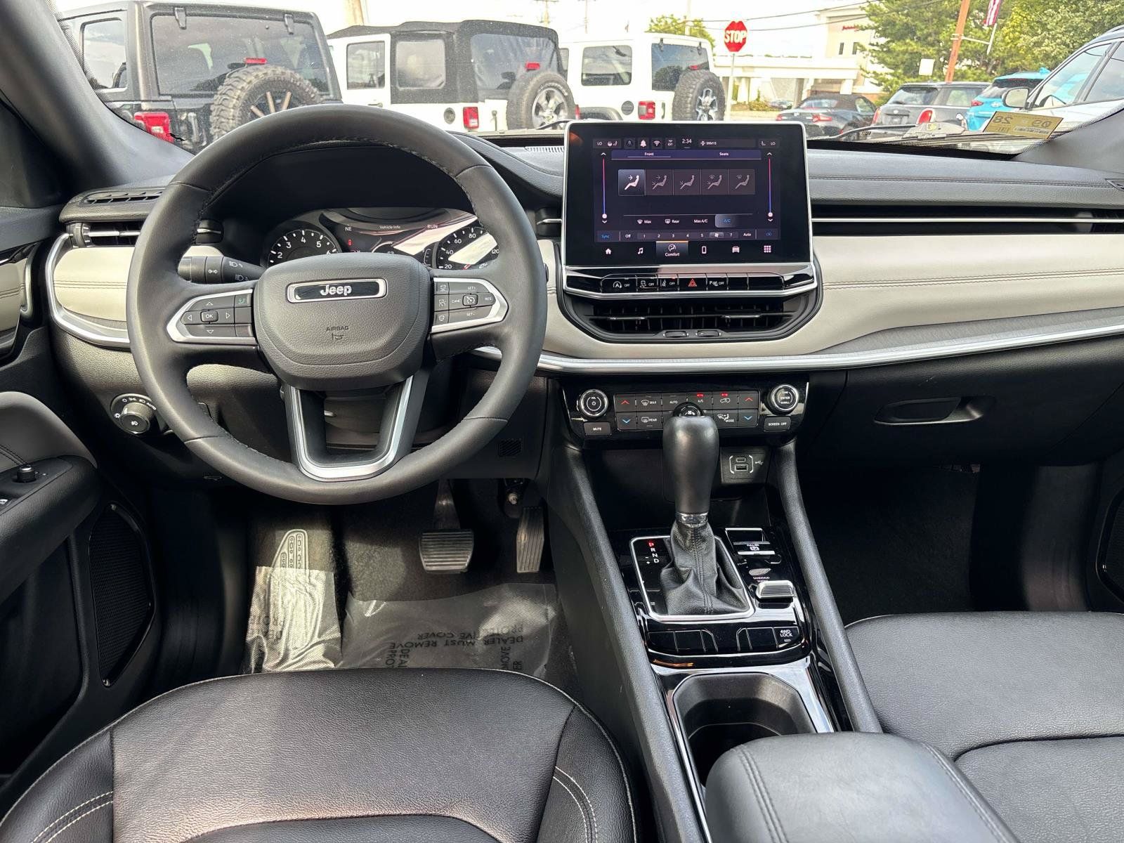 Certified 2025 Jeep Compass Limited AWD/4WD image 11