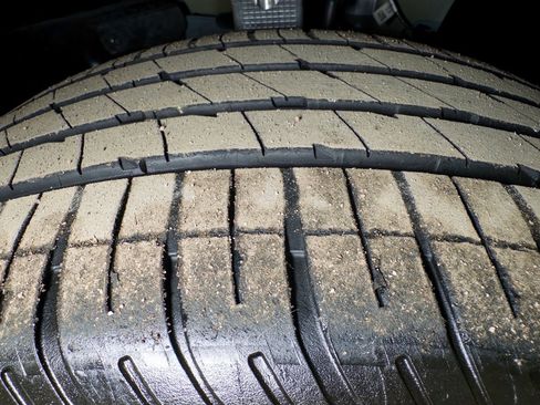 Used 2024 Tesla Model Y Long Range image 32