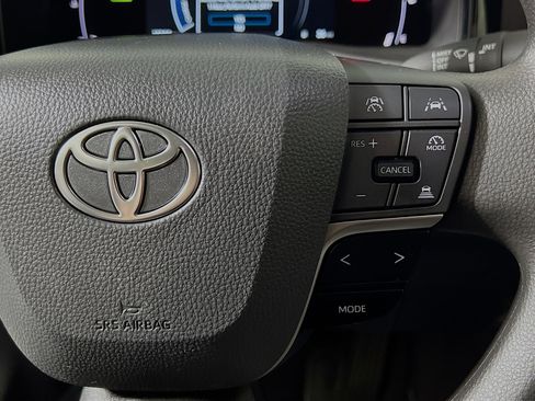 Used 2025 Toyota Camry LE FWD image 20