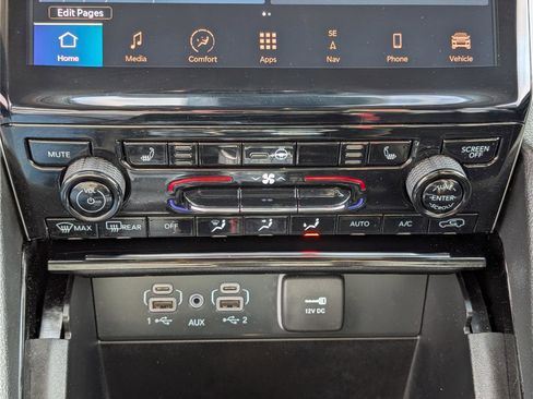 Used 2023 Jeep Grand Cherokee Limited w/ Black Appearance Package image 27