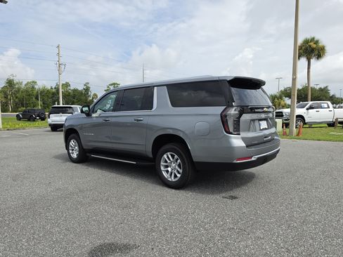 New 2026 Chevrolet Suburban LT w/ Comfort Package AWD/4WD image 8