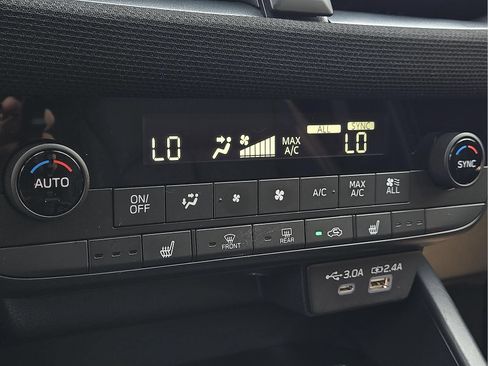 Certified 2026 Subaru Outback Limited AWD/4WD image 31
