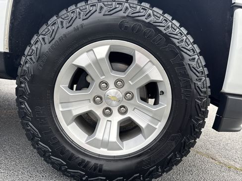 Used 2018 Chevrolet Silverado 1500 LT w/ All Star Edition image 13