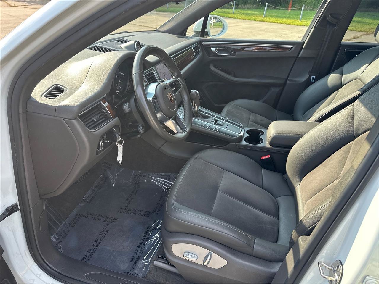 Used 2017 Porsche Macan AWD/4WD image 9