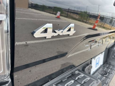 Used 2018 Toyota Tacoma Limited image 8