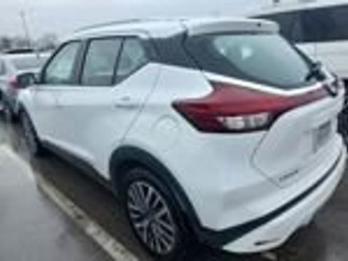 Used 2021 Nissan Kicks SV image 5