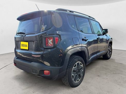 Used 2015 Jeep Renegade Trailhawk w/ Popular Equipment Group AWD/4WD image 3
