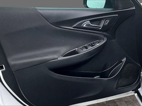Used 2019 Chevrolet Malibu LT FWD image 12