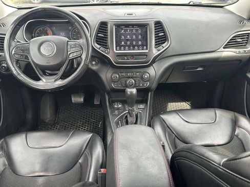 Used 2019 Jeep Cherokee Trailhawk w/ Cold Weather Group AWD/4WD image 13