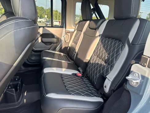Used 2026 Jeep Wrangler Unlimited Rubicon w/ Safety Group AWD/4WD image 11