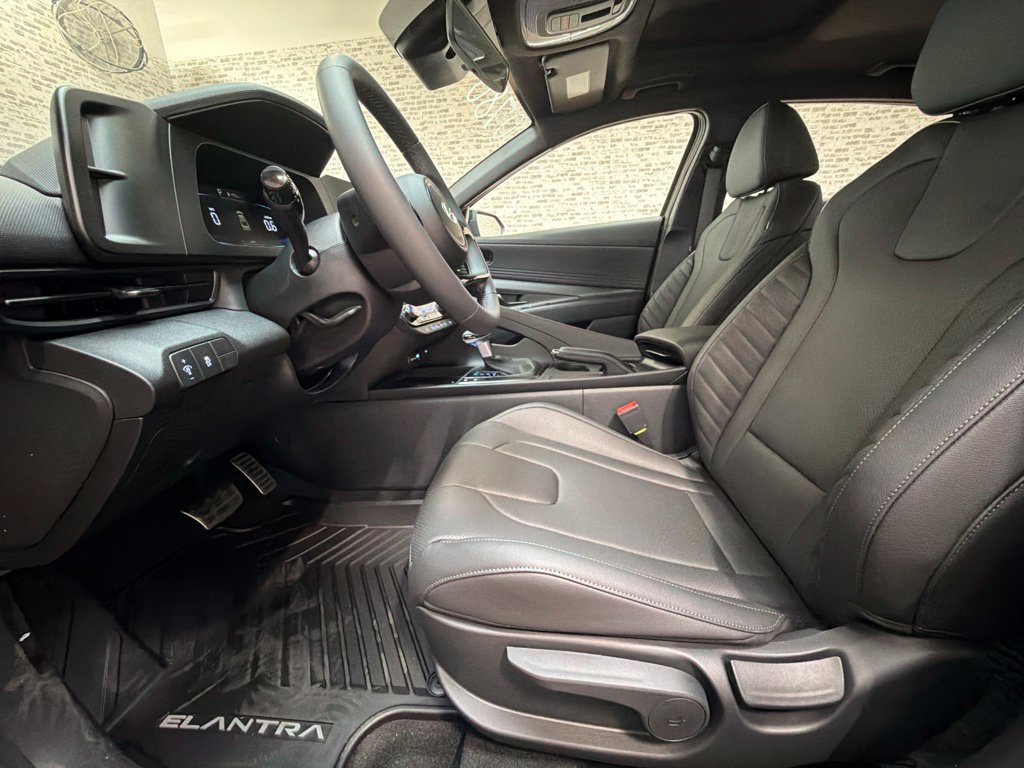 New 2026 Hyundai Elantra SEL Sport FWD image 23