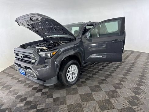 Used 2024 Toyota Tacoma SR5 AWD/4WD image 13
