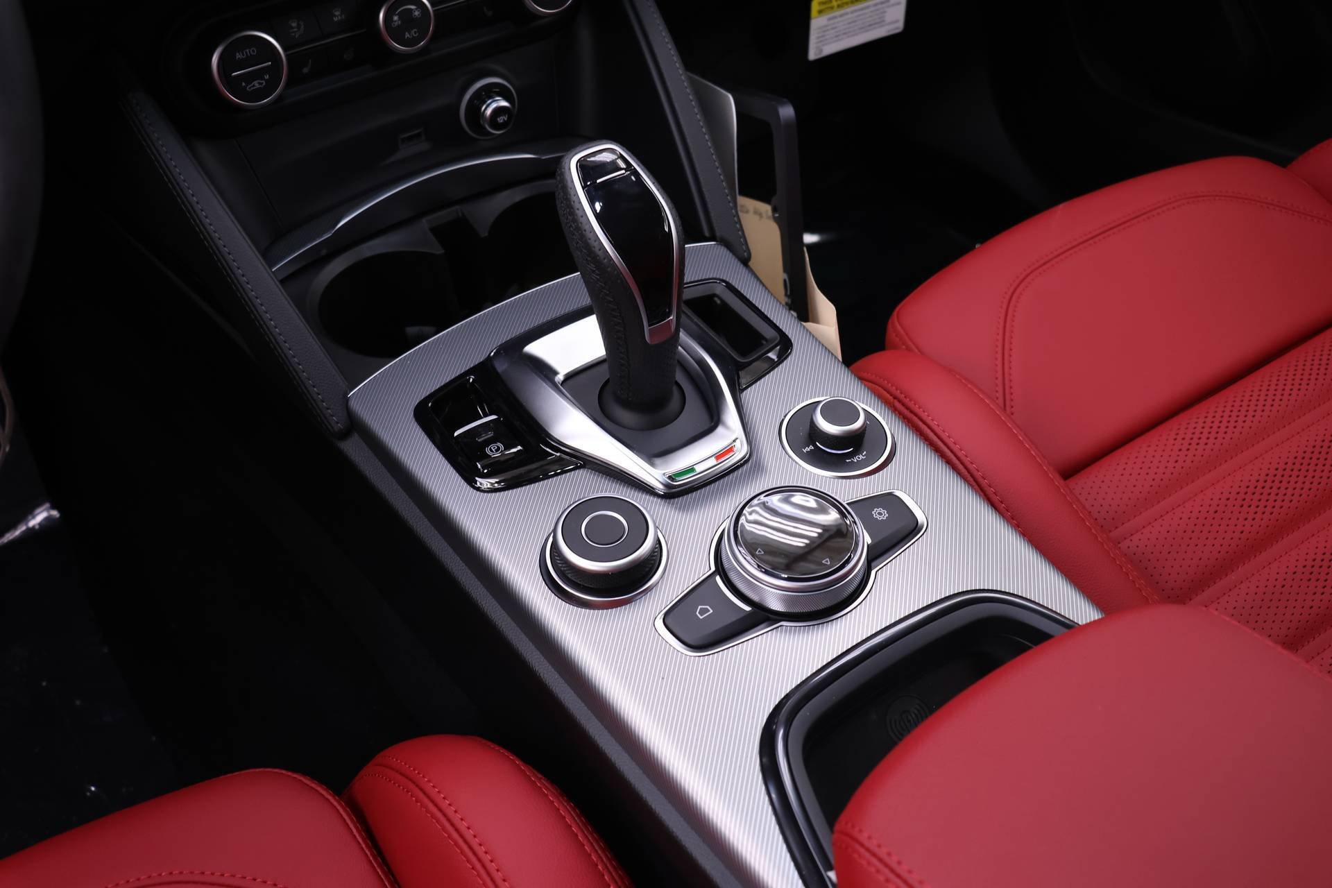 New 2026 Alfa Romeo Stelvio Sprint AWD/4WD image 14