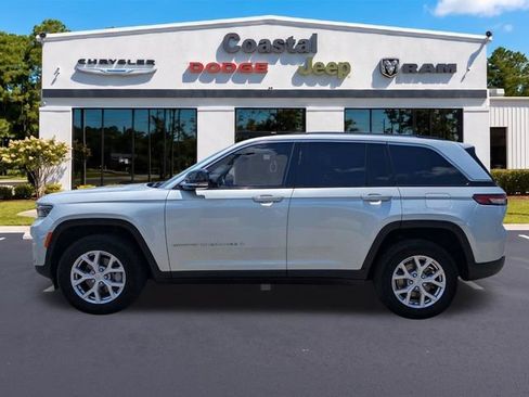 Used 2022 Jeep Grand Cherokee Limited AWD/4WD image 7