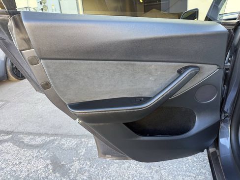 Used 2023 Tesla Model Y Performance AWD/4WD image 23