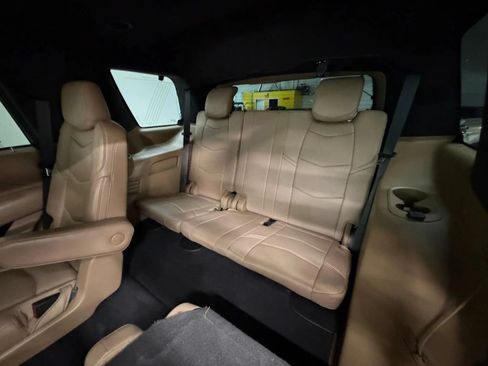 Used 2019 Cadillac Escalade Platinum AWD/4WD image 17