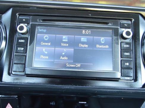 Used 2017 Toyota Tacoma 4x4 Access Cab image 24