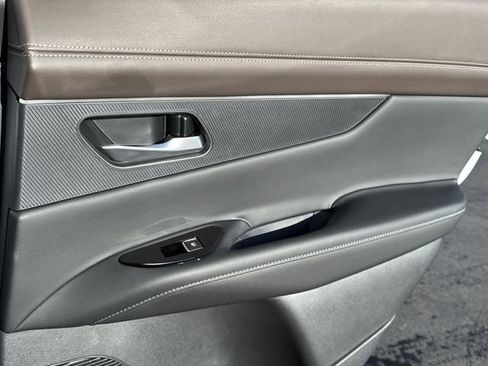 Used 2025 Nissan Murano Platinum image 23